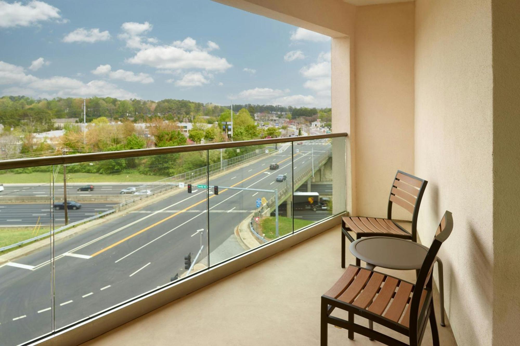 Courtyard By Marriott Atlanta Dunwoody Hotel Exterior photo